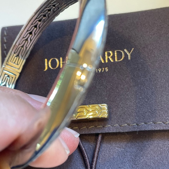 John Hardy Hinged Bangle - Picture 4 of 9
